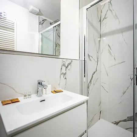 Yid Wonderful Balcony View On Διαμέρισμα