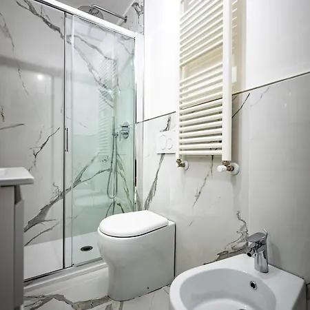 Yid Wonderful Balcony View On Διαμέρισμα Φλωρεντία